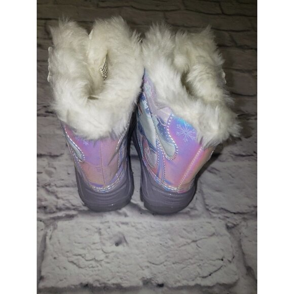 NEW Disney’s Frozen Toddler Girl LIGHT UP Winter Snow Boots Size 5 Shoe Purple - Picture 3 of 6